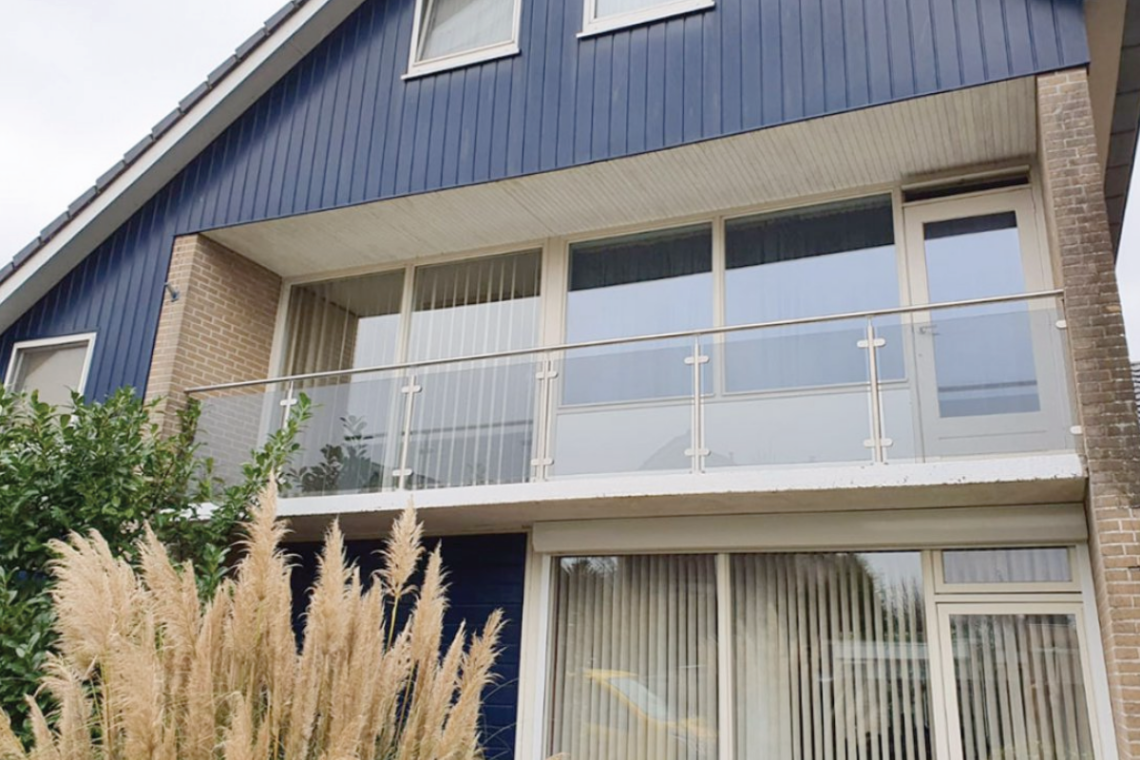 Glazen balkonhek laten installeren