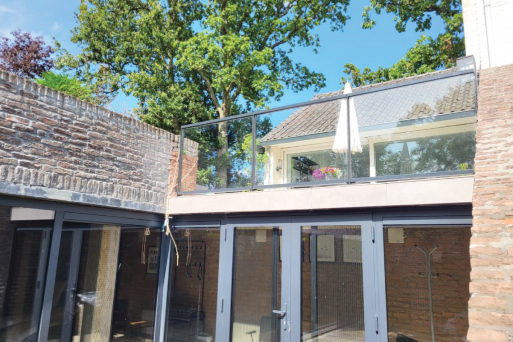 Glazen balustrade in Haarlem