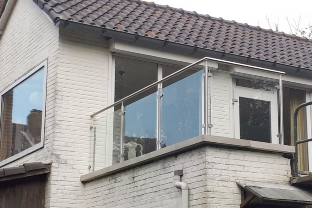 Glazen balustrade in Almere