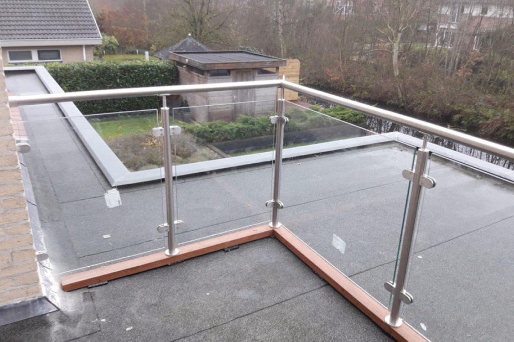 Glazen balustrade in Amstelveen