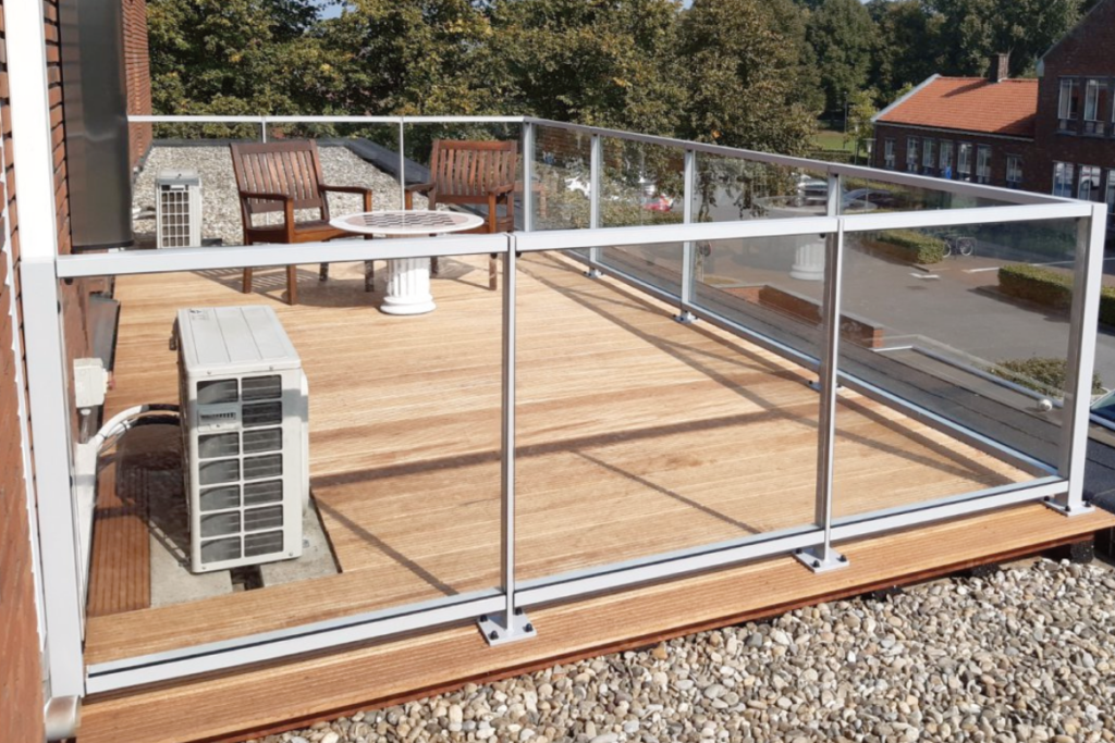 Glazen balustrade in Beverwijk