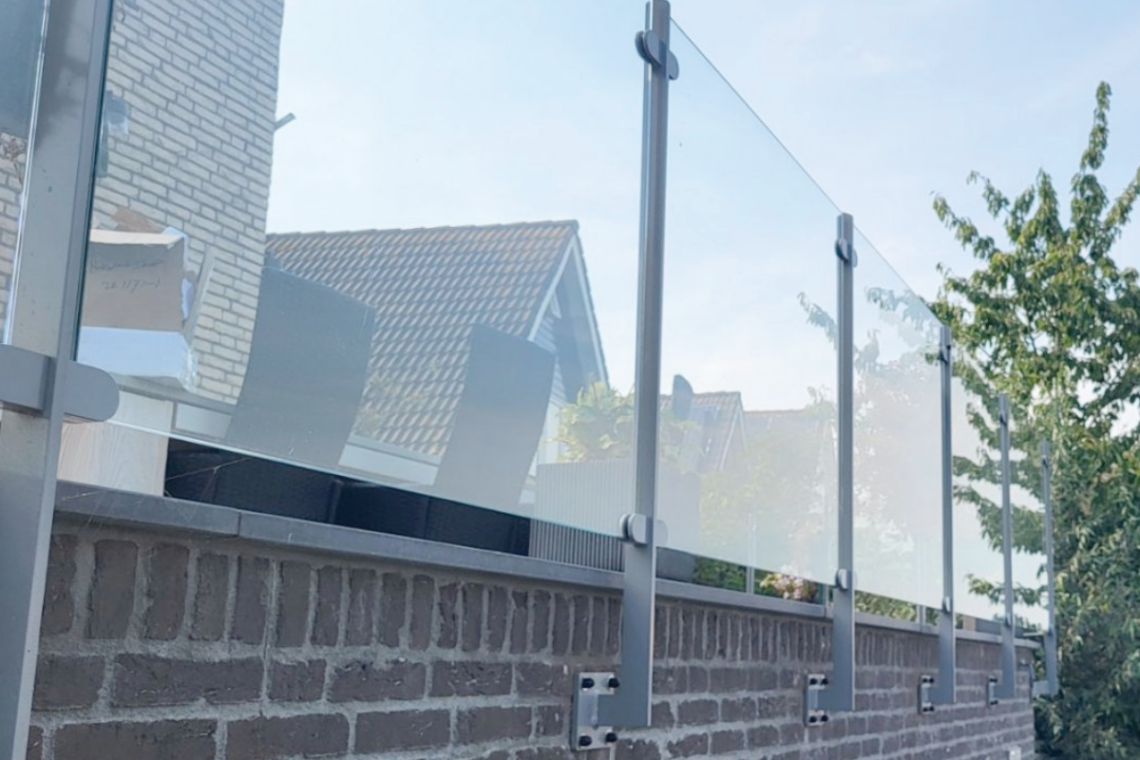 Glazen balustrade in Diemen