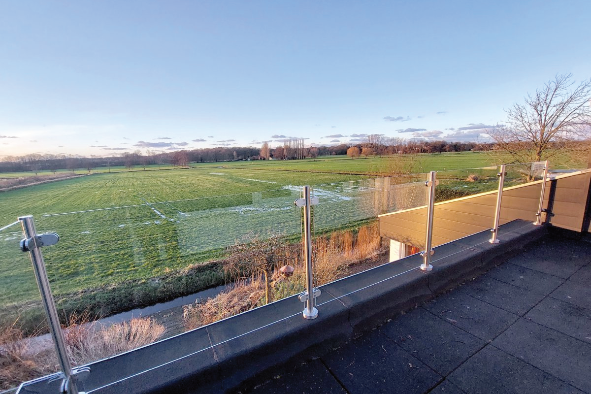 Glazen balustrade in Gorredijk