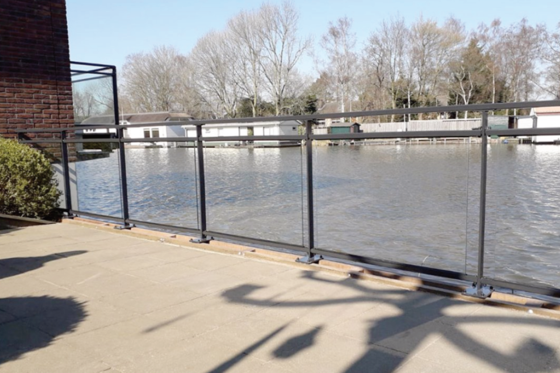 Glazen hekwerk prijzen