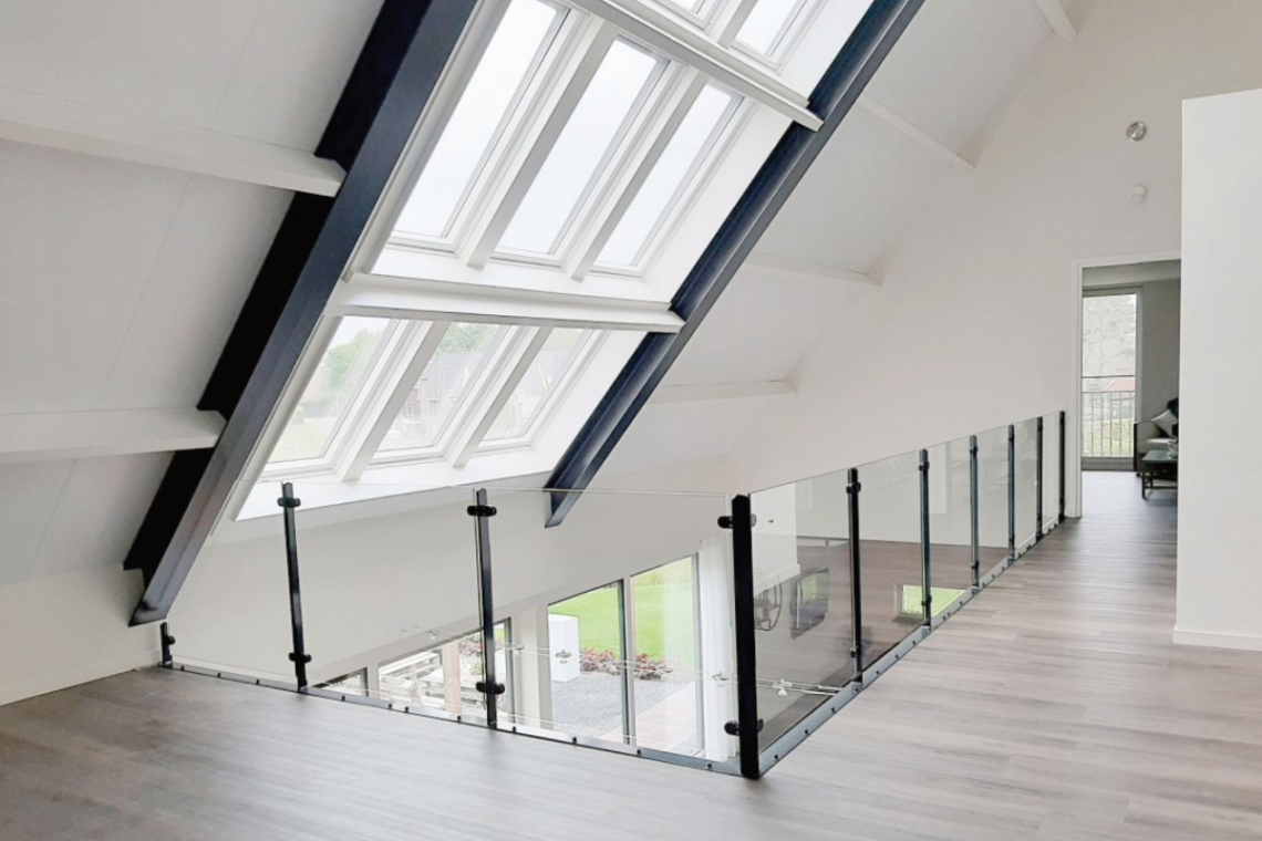 Glazen hekwerk voor een vide