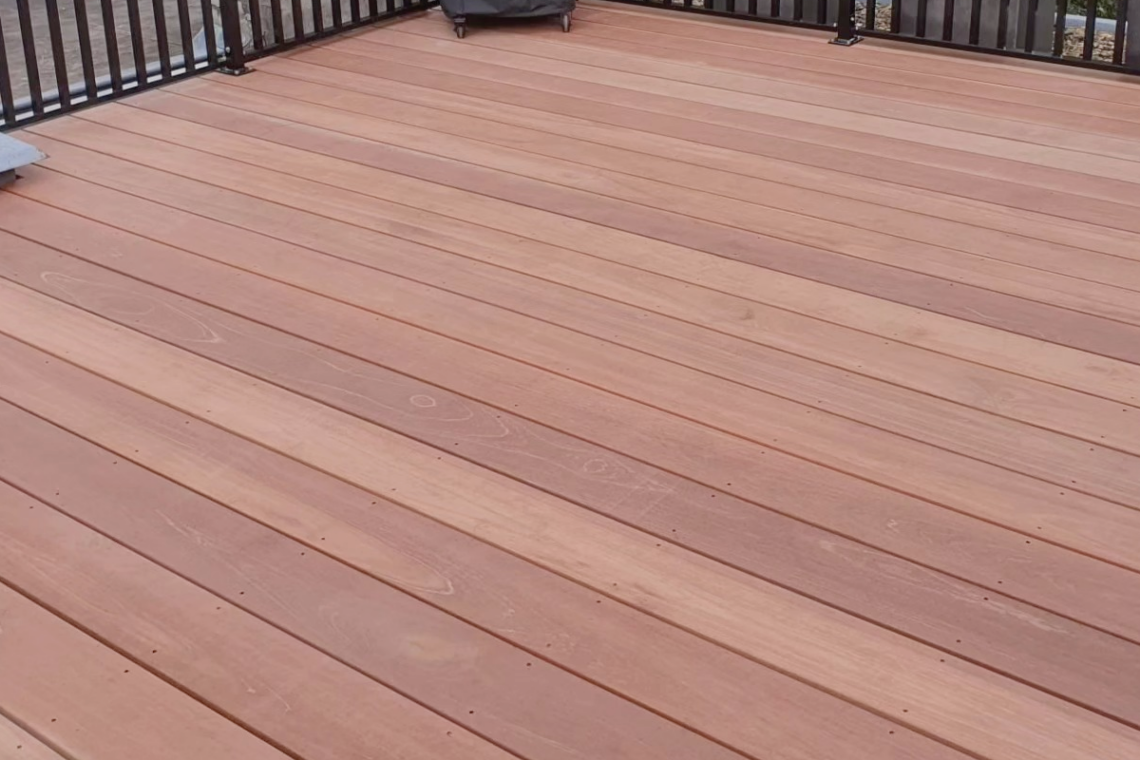 Houten vlonder schuren
