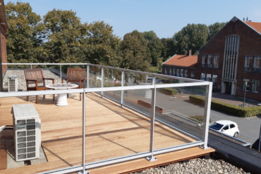 is een glazen balustrade wel veilig