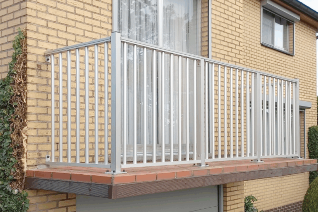 Zelf een balkonhek plaatsen