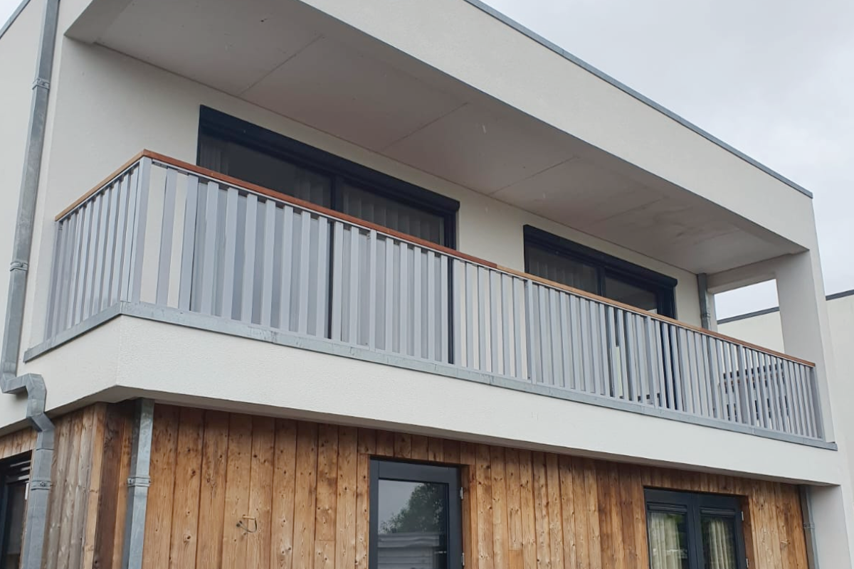 Balkonhekwerk prijs: waar hangt die van af en wat kun je verwachten?