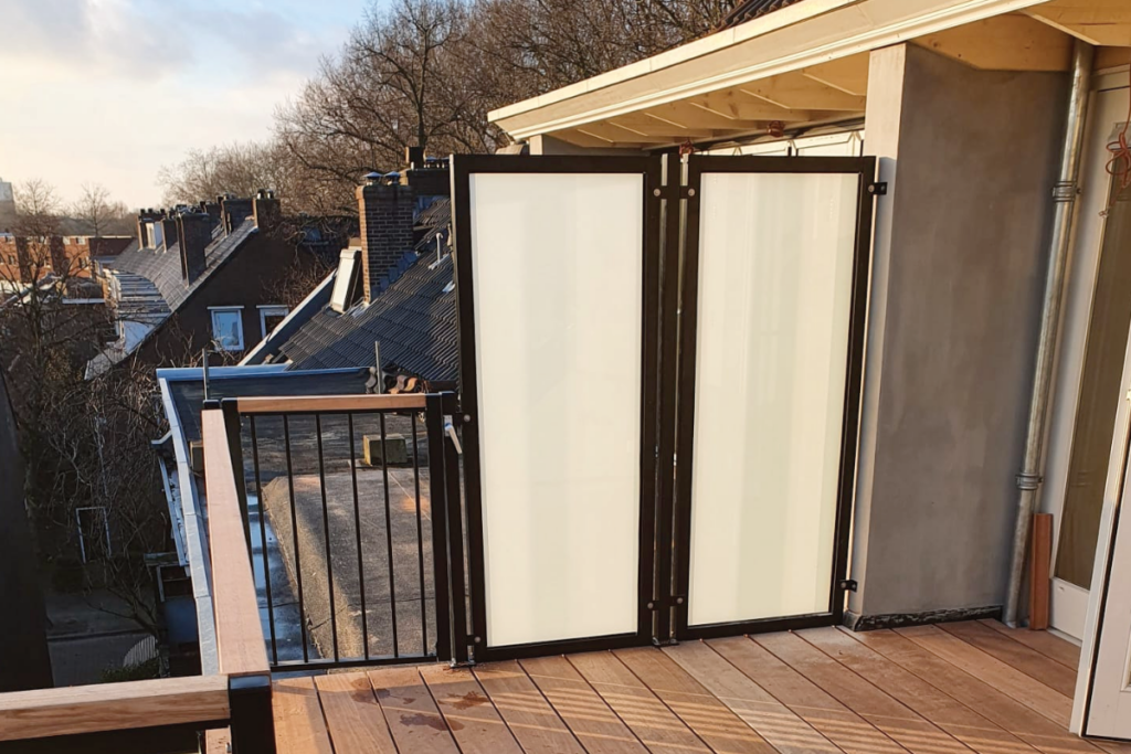 Privacyscherm op dakterras laten plaatsen