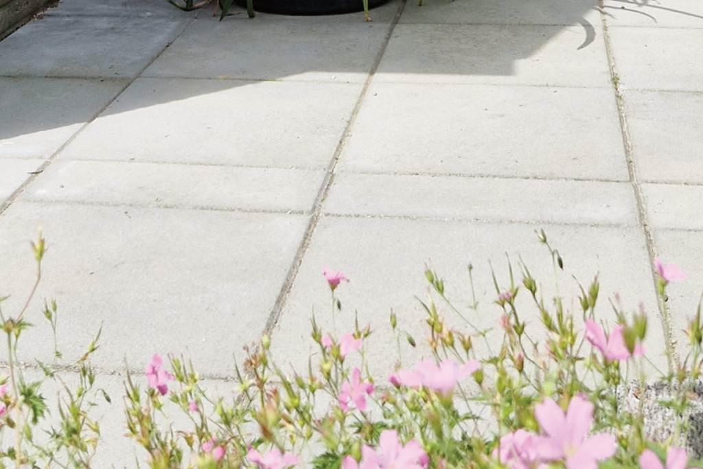 Tegels op dakterras leggen