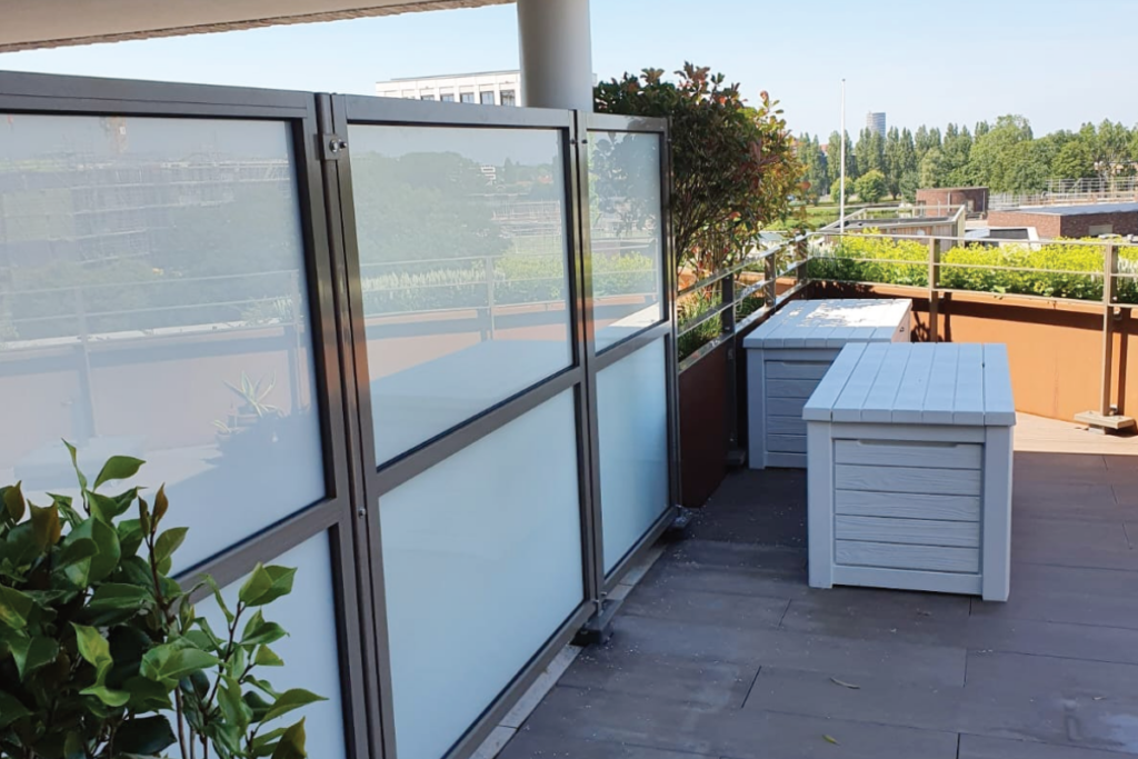 Wat te doen tegen inkijk balkon