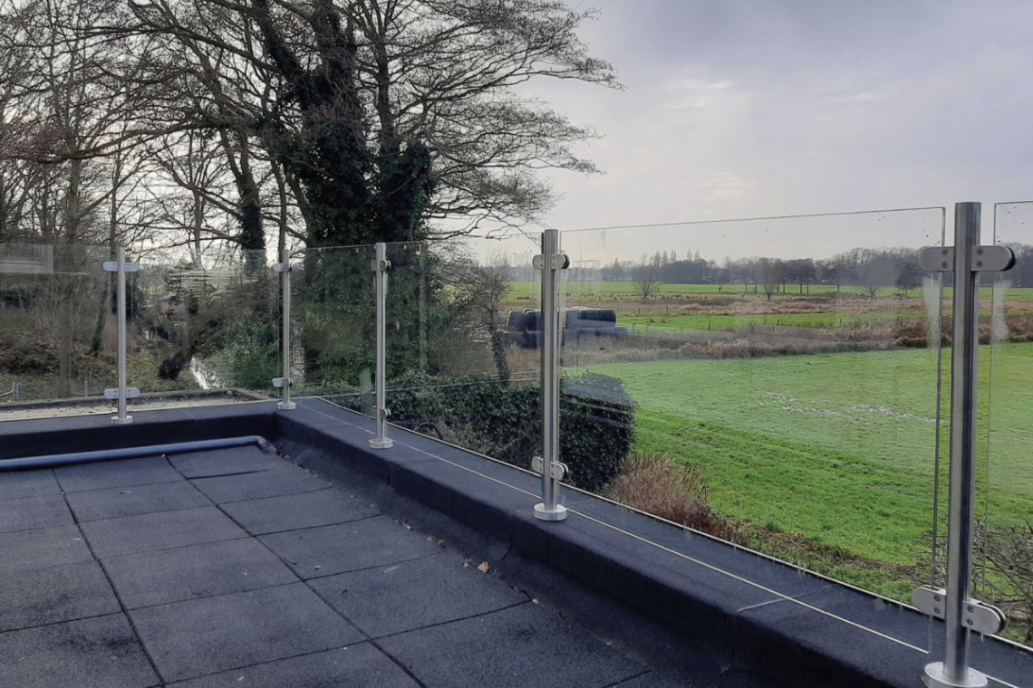Glazen balustrade in Groningen