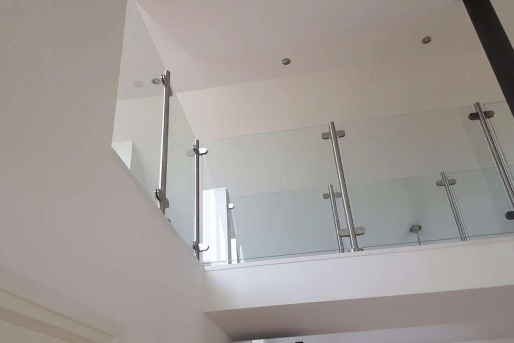 Glazen balustrade in Groningen