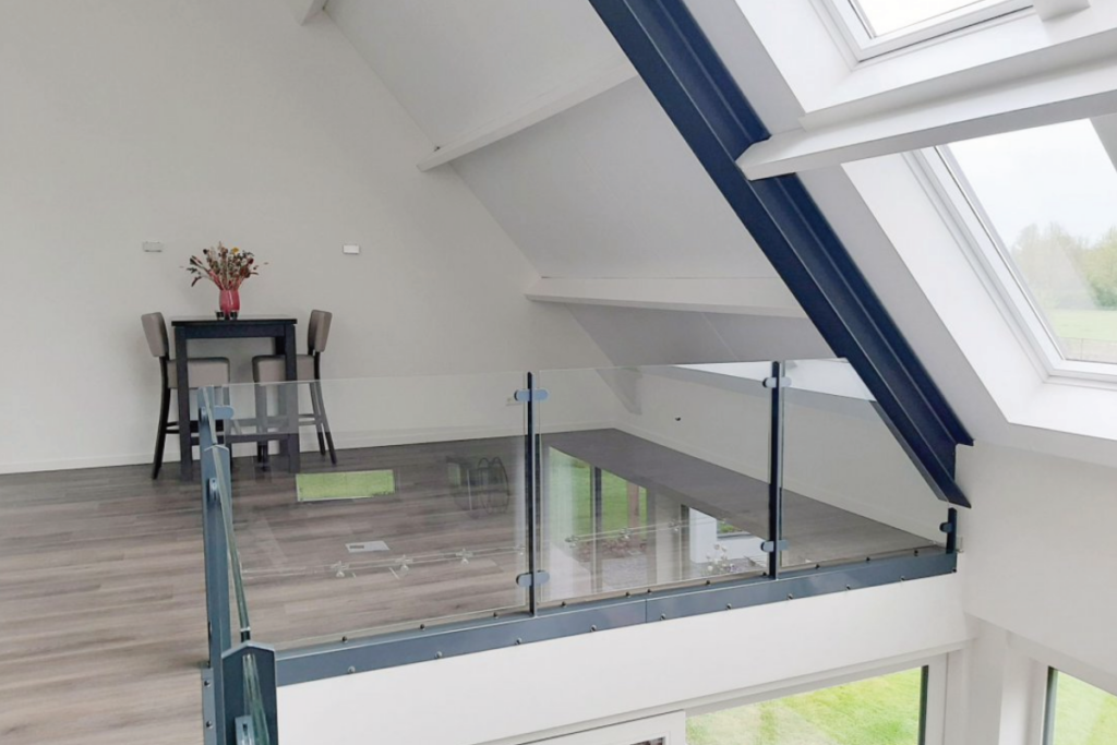 Glazen balustrade in Leek