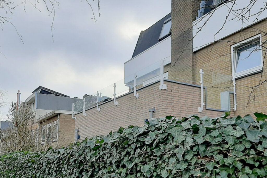 Glazen balustrade in Veendam