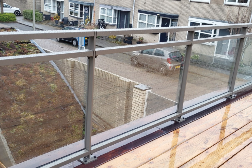 Glazen balustrade in Winsum