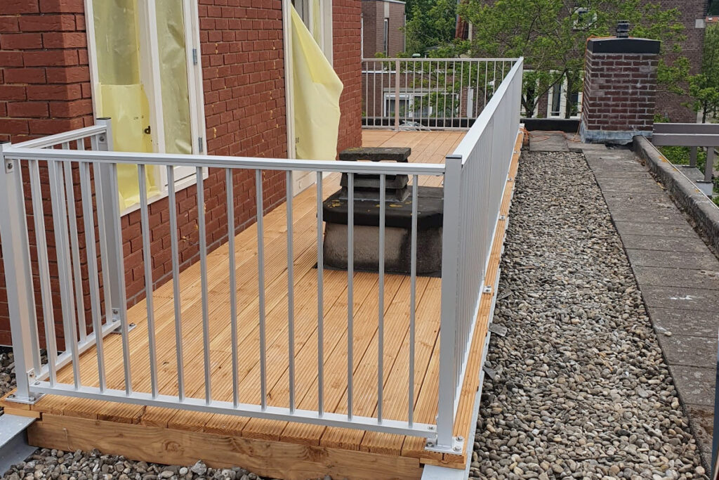 Balkonhekwerk van aluminium op maat