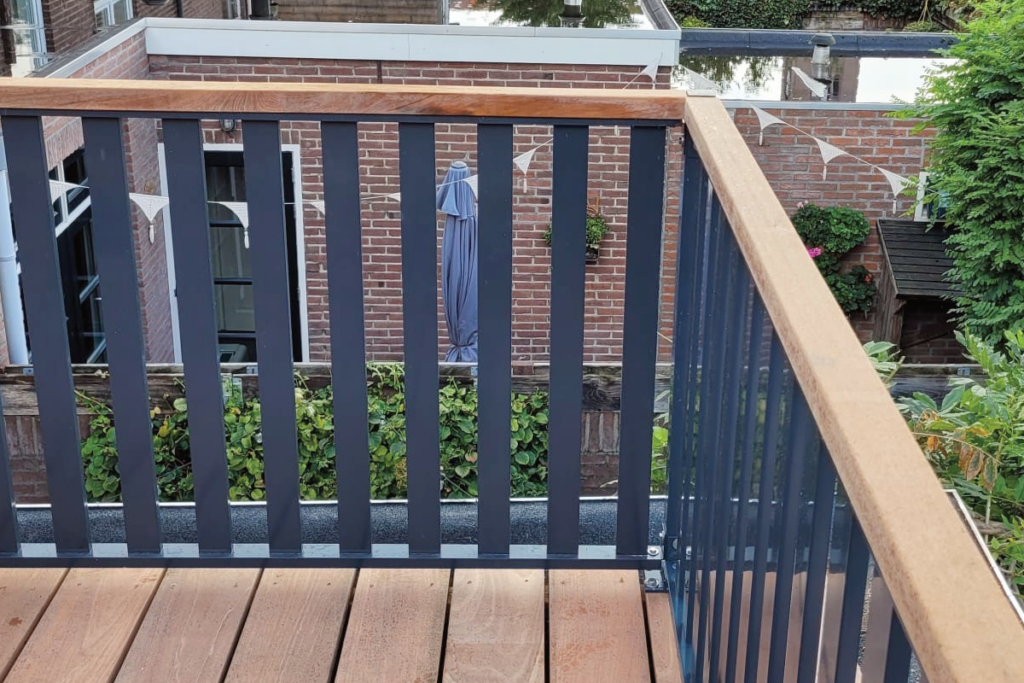 Balkonhekwerk van aluminium voor de doe het zelver