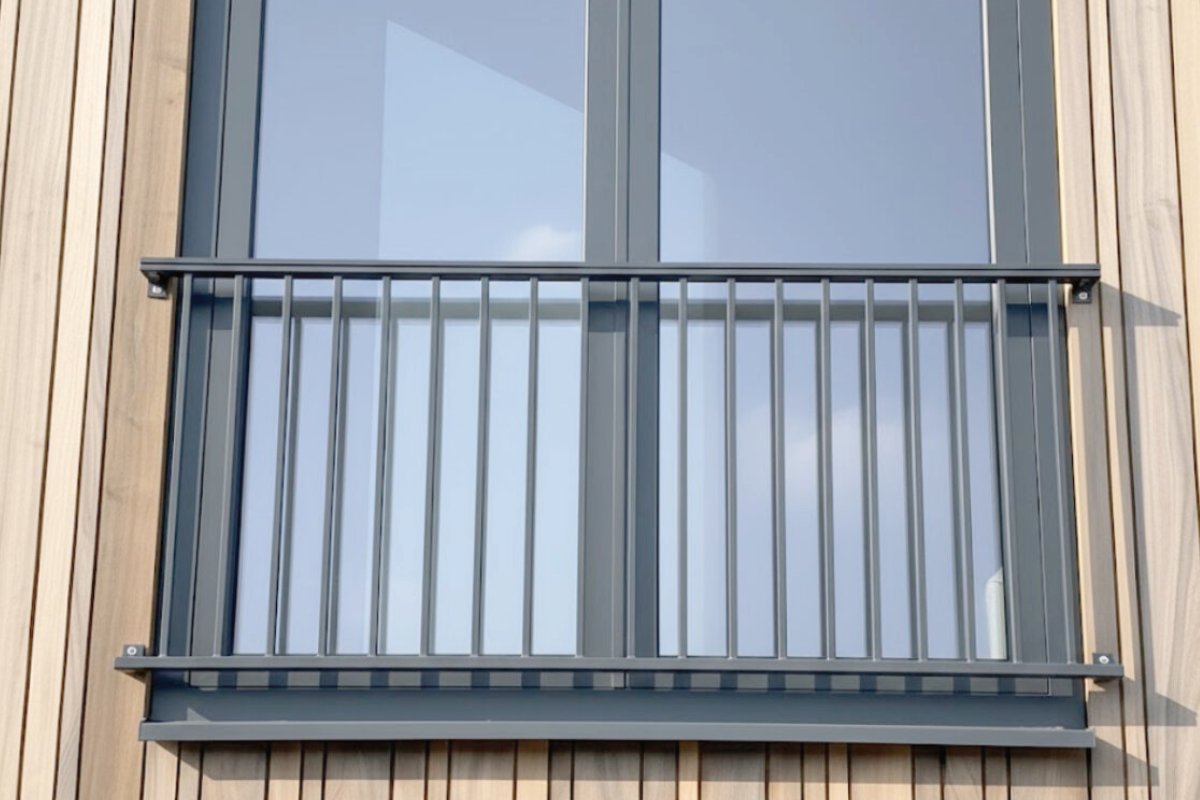 Weekoverzicht 28 december t/m 3 januari 2026: houten balustrades, balkonhekken en glas